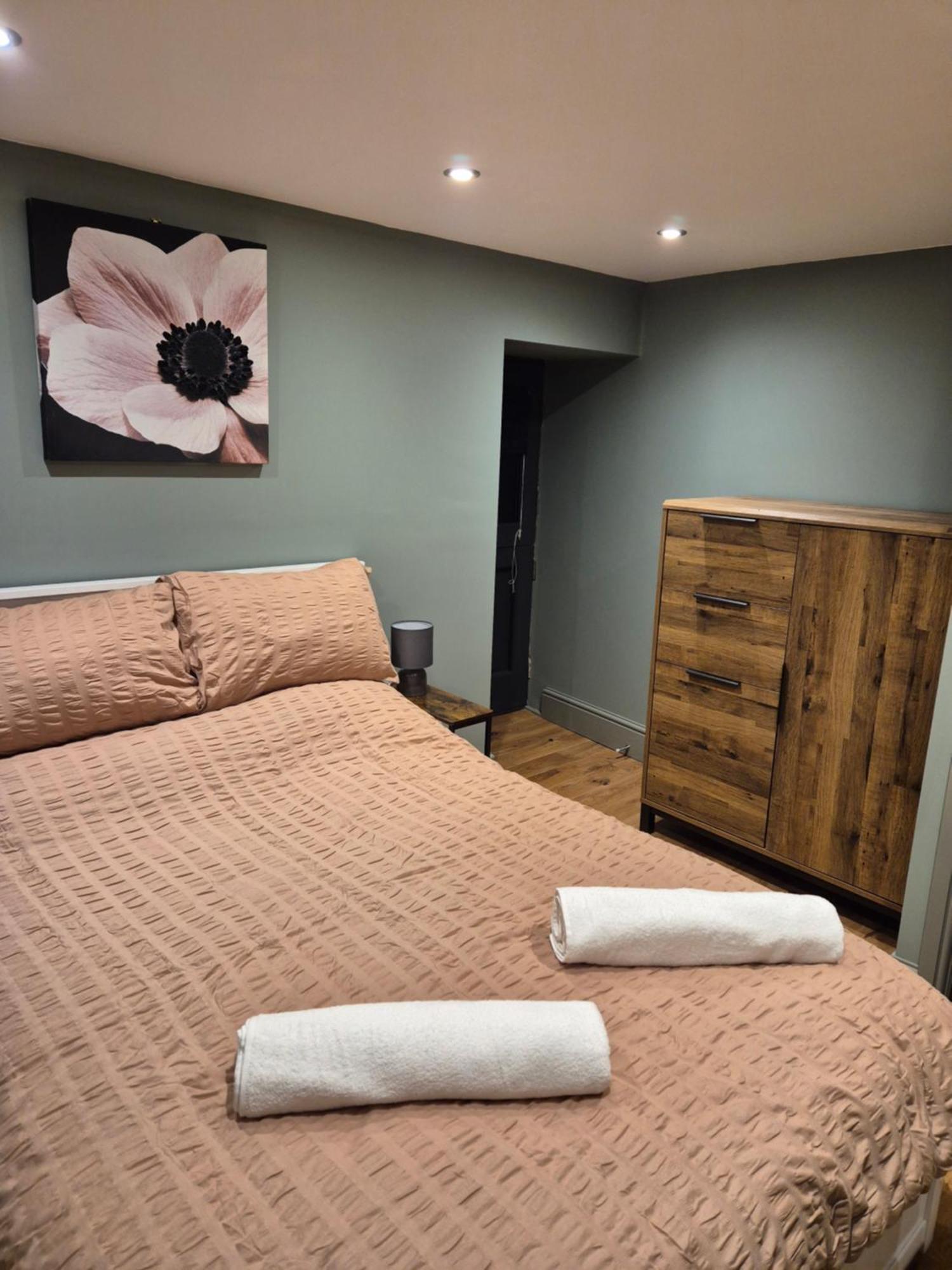 Charming 1 Bed Peak District Barn Conversion Foolow Экстерьер фото