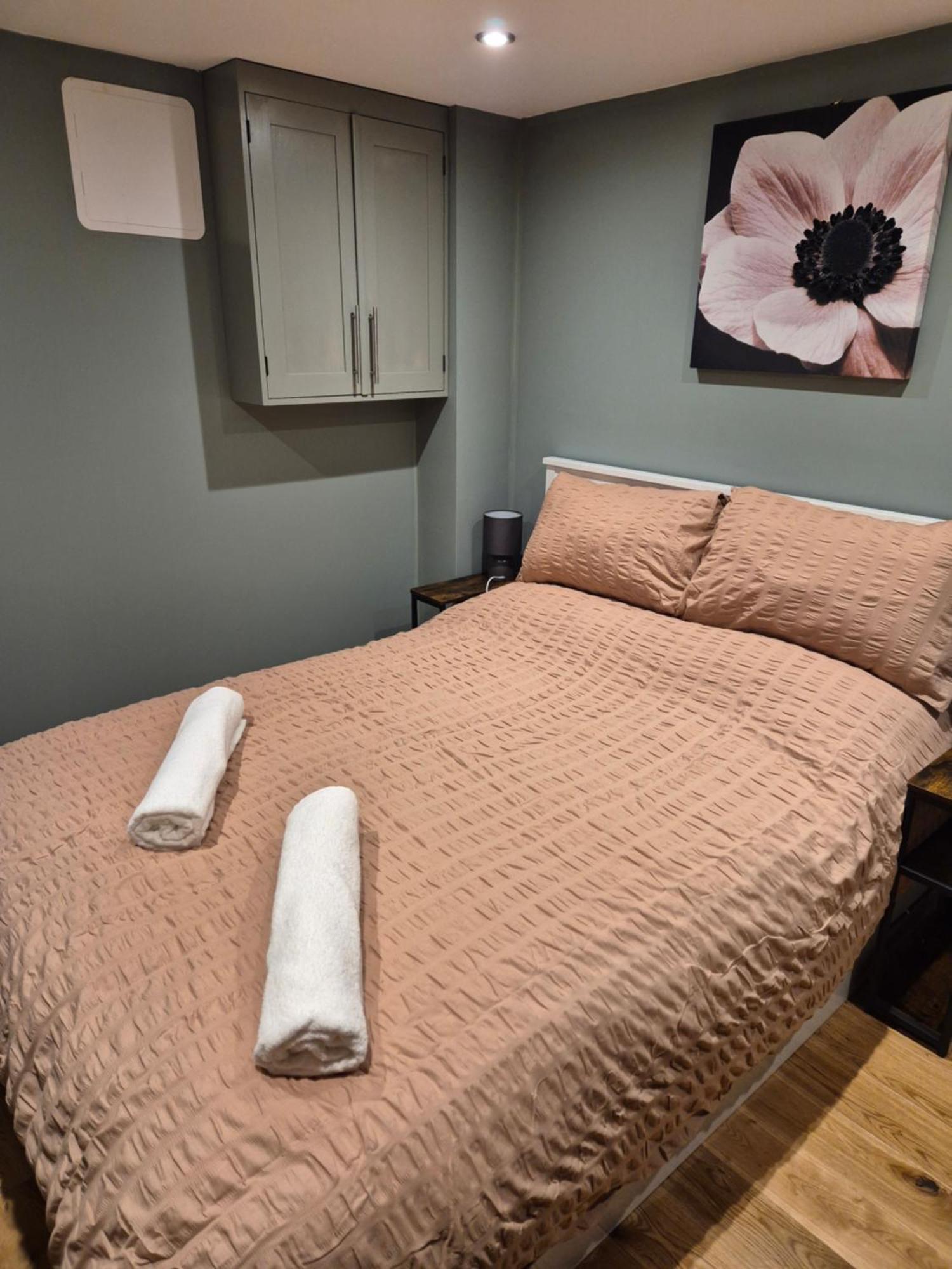 Charming 1 Bed Peak District Barn Conversion Foolow Экстерьер фото