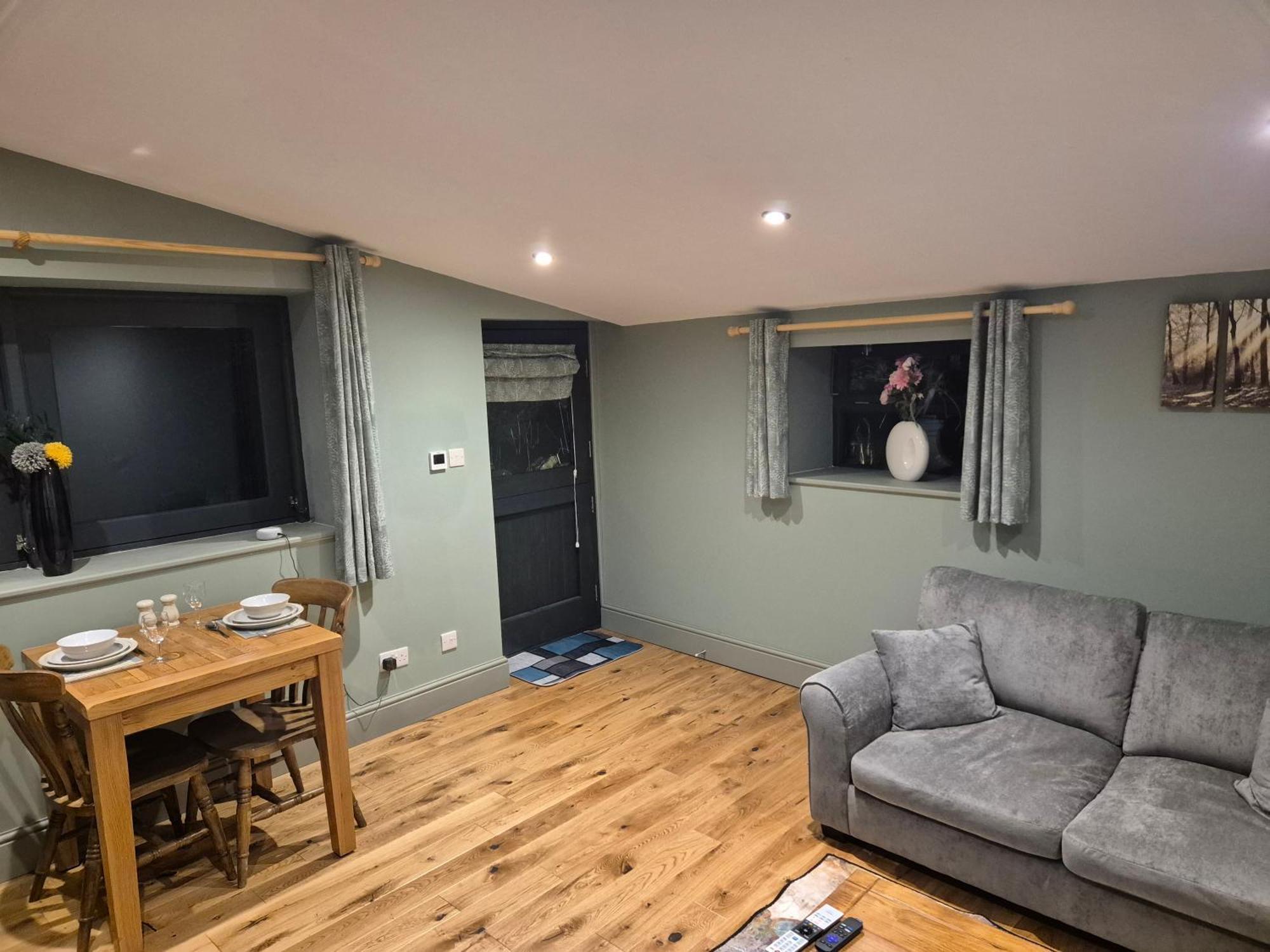 Charming 1 Bed Peak District Barn Conversion Foolow Экстерьер фото